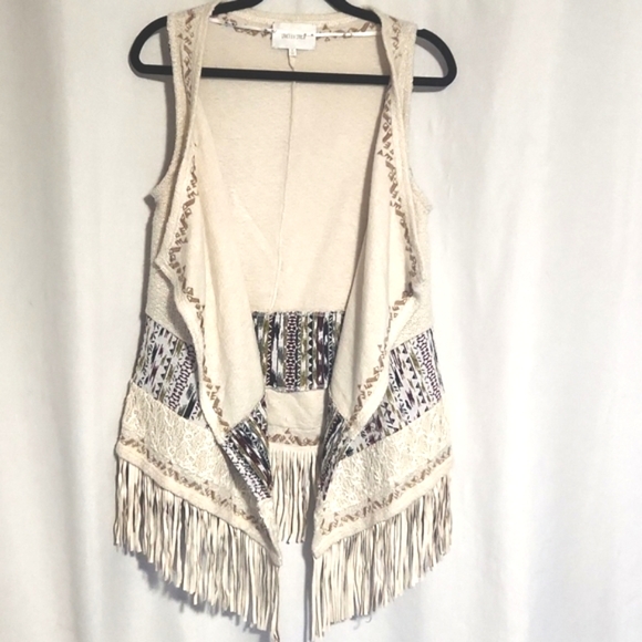 Miss Me Boho Western Cowgirl Aztec Fringed Vest Size Large - Picture 8 of 8